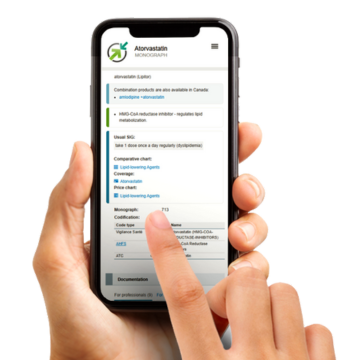Main qui tient un téléphone avec app mobile RxVigilance Main qui tient un téléphone avec app mobile RxVigilance